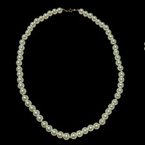 Elegant Pearl Necklace